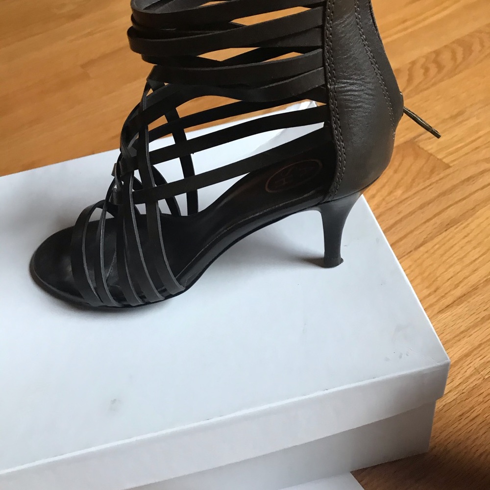 Ladies shoes